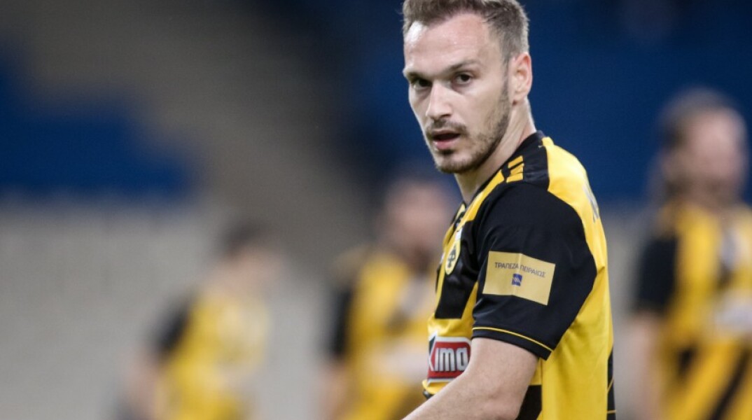 Ο Μιχάλης Μπακάκης