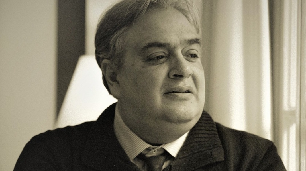 Ο Γιάννης Πιτσιώρας, στέλεχος του ΚΙΝΑΛ από τη Θεσσαλονίκη, περιγράφει την πολυήμερη νοσηλεία του στους θαλάμους του COVID-19 και στέλνει μήνυμα στους αρνητές