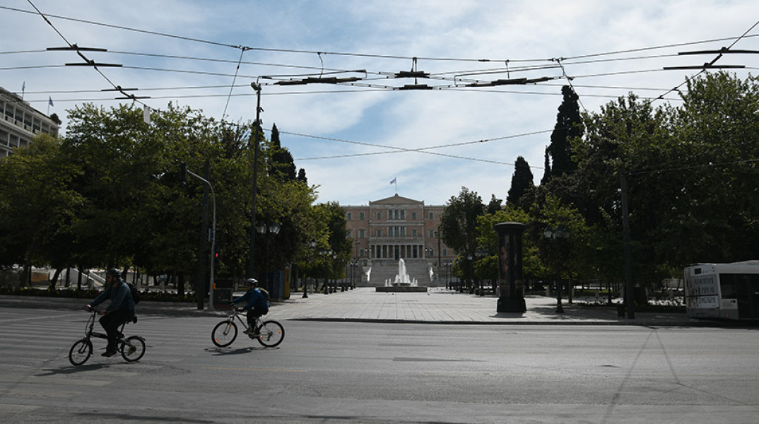 ΑΘΗΝΑ ΕΡΗΜΗ ΠΟΛΗ ΚΟΡΟΝΟΙΟΣ ΠΑΝΔΗΜΙΑ ΑΔΕΙΑ LOCKDOWN
