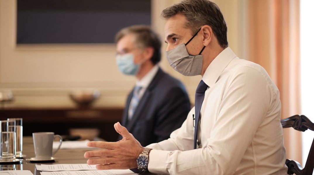 Ανακοινώσεις από τον Κυριάκο Μητσοτάκη και τον Σωτήρη Τσιόδρα