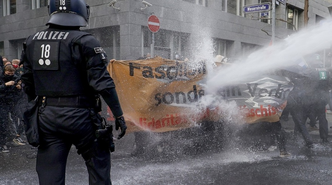 Διαδηλώσεις κατά της χρήσης μάσκας 