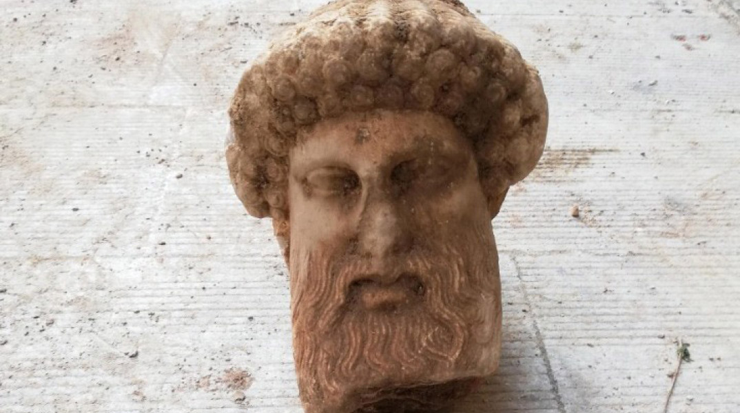 Τον θεό Ερμή απεικονίζει η κεφαλή που βρέθηκε στην Αιόλου 