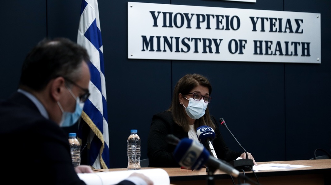 Η καθηγήτρια Βάνα Παπαευαγγέλου στην ενημέρωση για τον κορωνοϊό