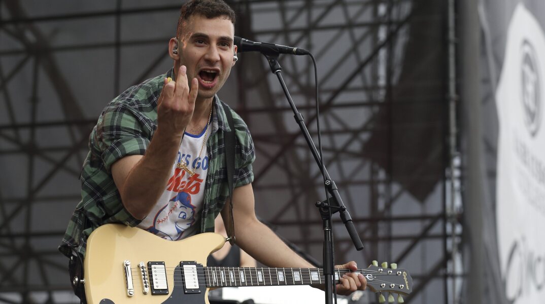 Ο frontman των Bleachers, Jack Antonoff