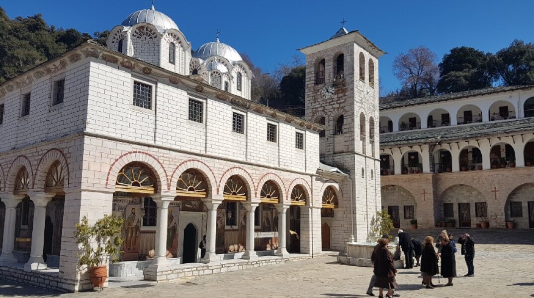 Η ιερά μονή Εικοσιφοίνισσας