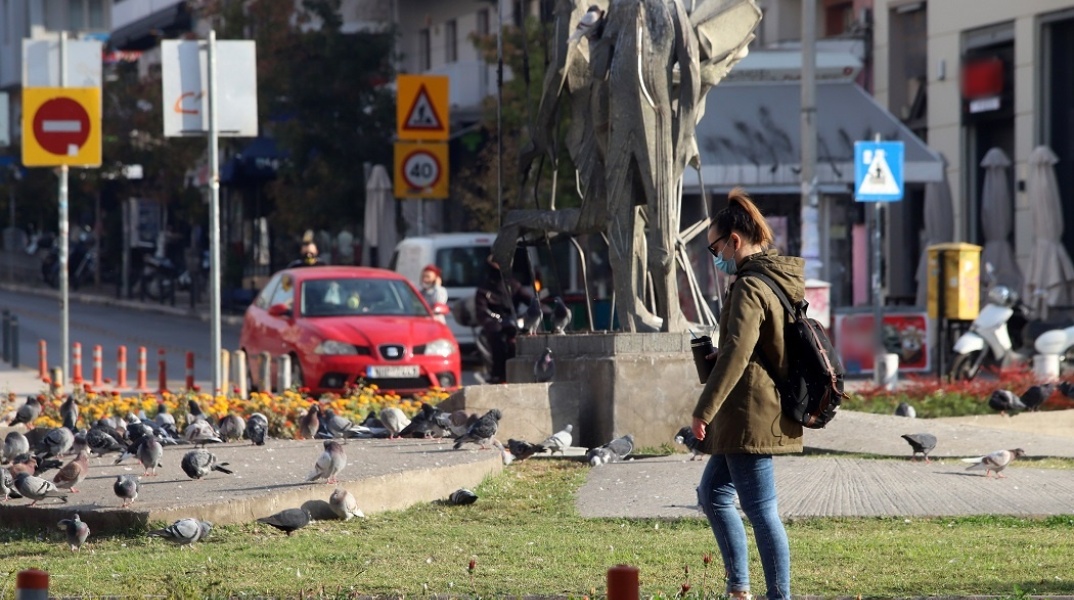 Στιγμιότυπο από τους δρόμους της Θεσσαλονίκης 