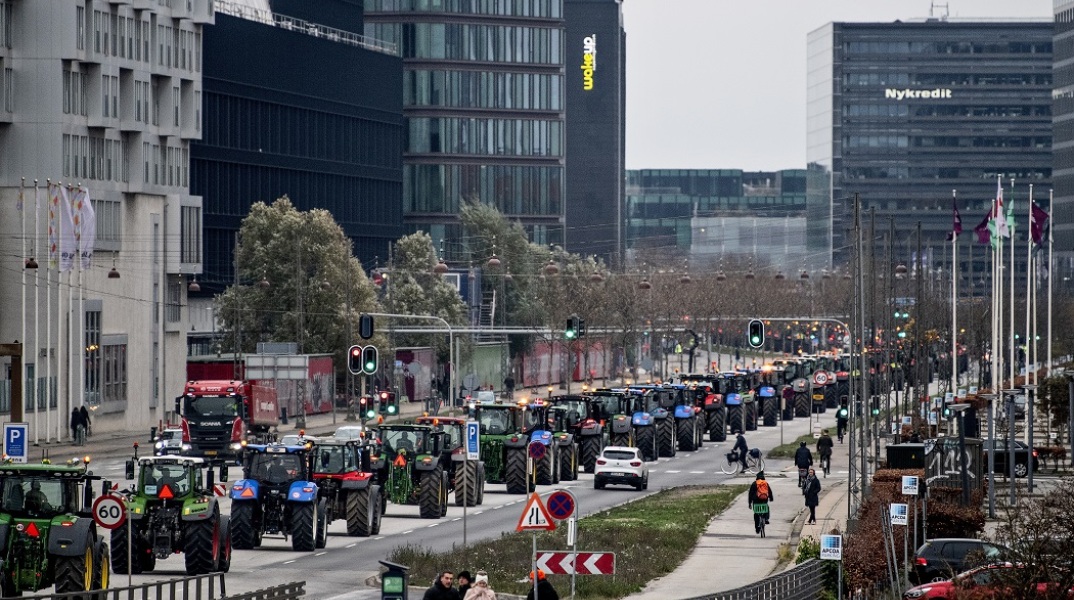 Διαμαρτυρία με τρακτέρ για τη σφαγή βιζόν στη Δανία