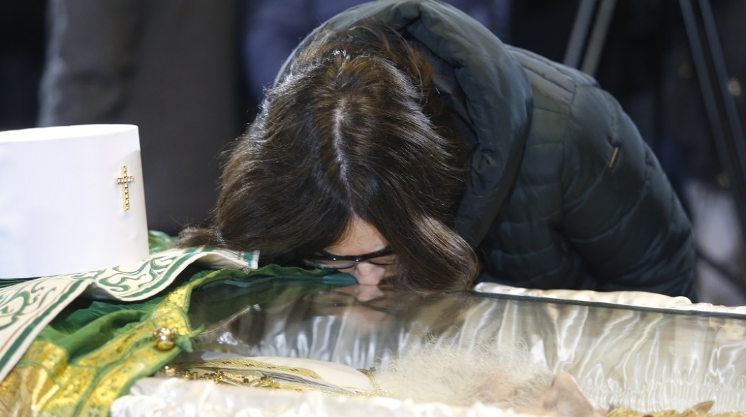 Λαϊκό προσκύνημα για τον Πατριάρχη Ειρηναίο