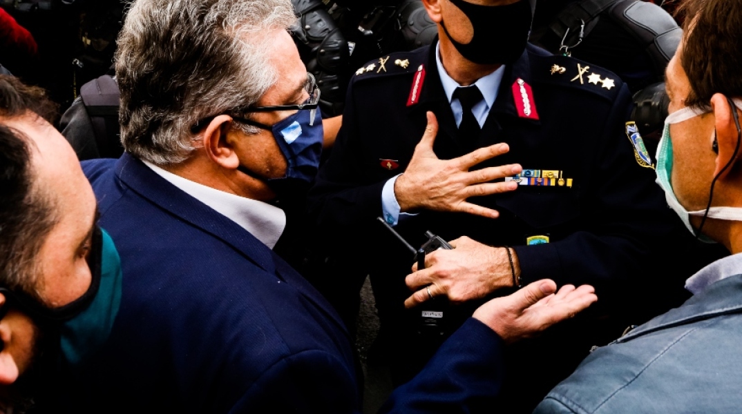 Επετειος Πολυτεχνειου - Συγκεντρωση του ΚΚΕ - Ο Δ. Κουτσουμπας Βρεθηκε αποκλεισμενος απο Αστυνομικες δυναμεις