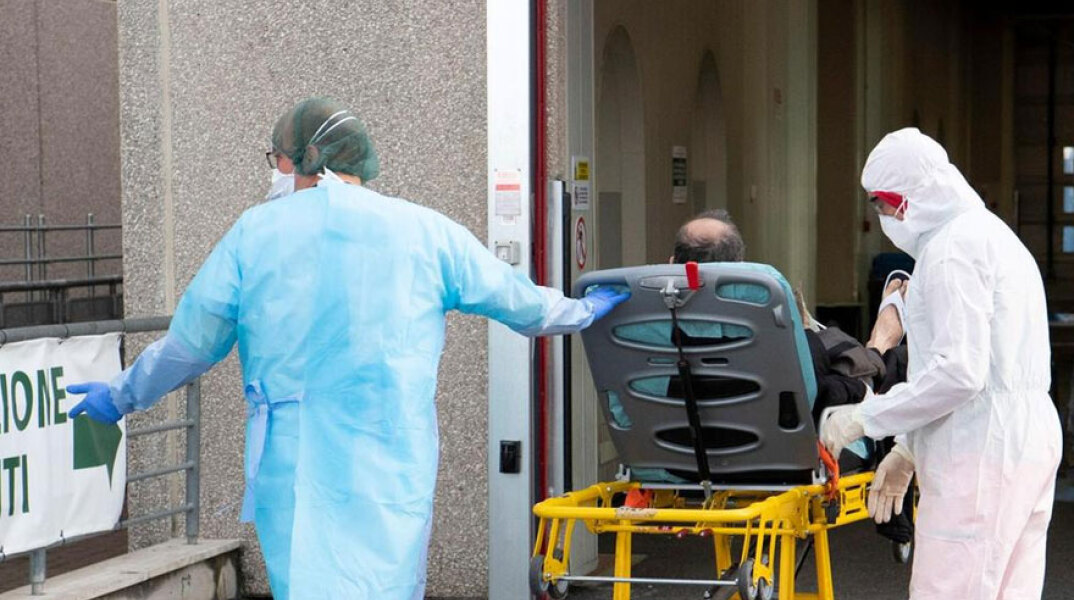 Εισαγωγή ασθενούς με κορωνοϊό σε νοσοκομείο στη Ρώμη