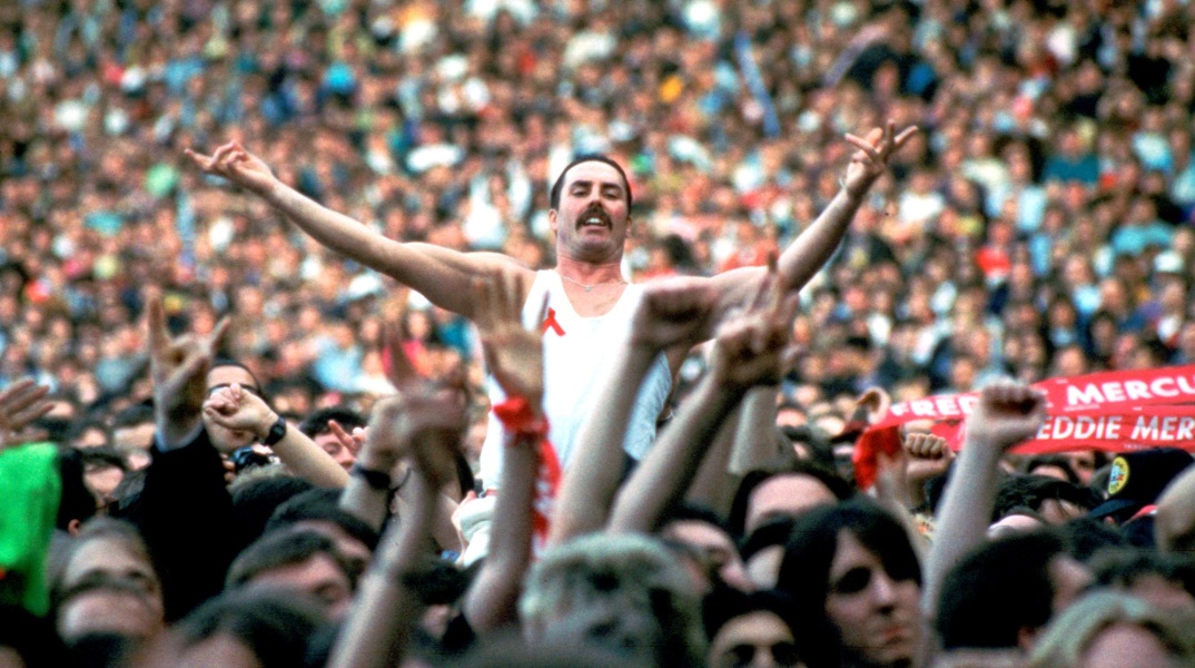 Στιγμιότυπο από την tribute συναυλία για τον Φρέντι Μέρκιουρι στο γήπεδο Γουέμπλεϊ το 1992