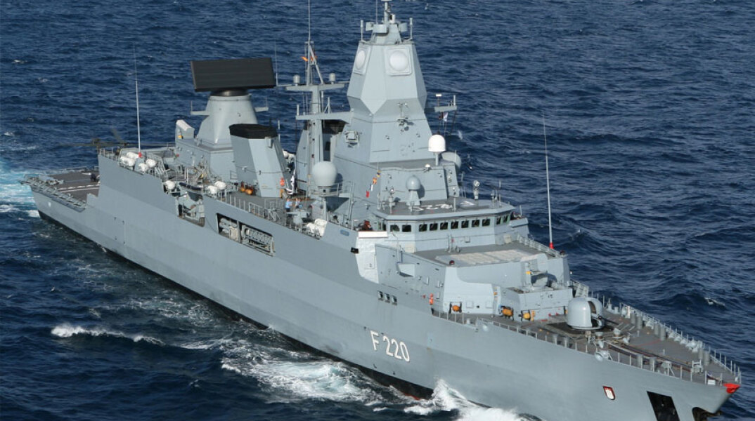 Η γερμανική φρεγάτα «Αμβούργο» που συμμετέχει στην ευρωπαϊκή ναυτική επιχείρηση «Ειρήνη» στη Λιβύη