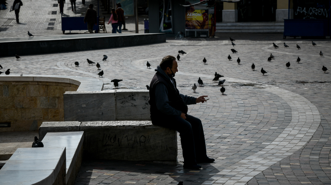 Έρευνα; Πώς κρίνουν οι πολίτες το δεύτερο lockdown;
