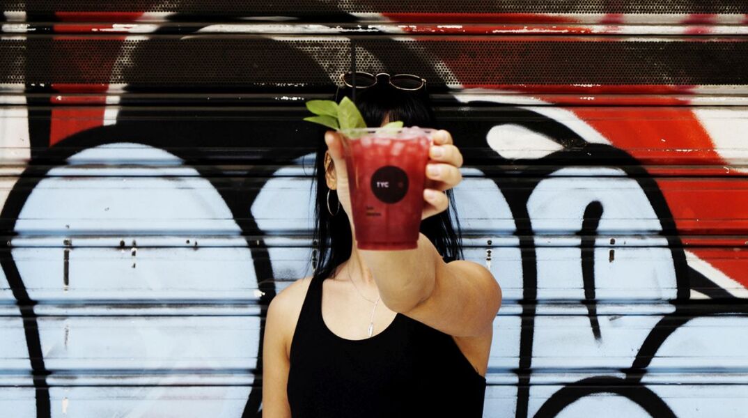 4 φημισμένα αθηναϊκά bar που κάνουν delivery τα cocktails τους