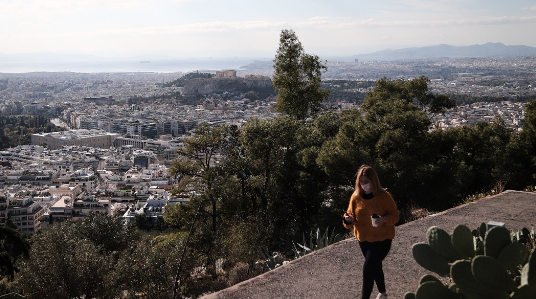 Στιγμιότυπο από το lockdown στην Αθήνα 