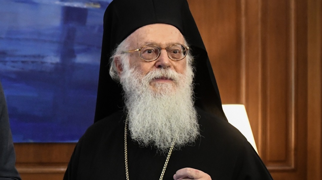 Ο Αρχιεπίσκοπος Αλβανίας, Αναστάσιος