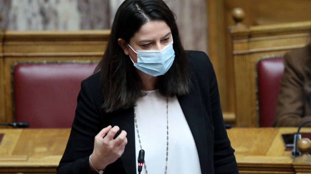 H υπουργός Παιδείας, Νίκη Κεραμέως