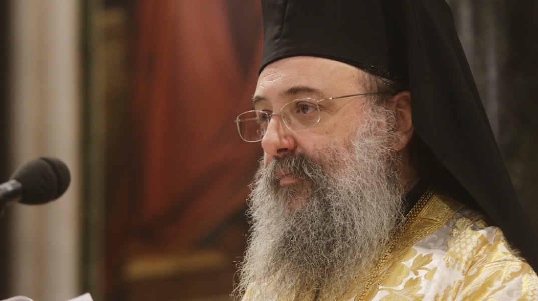 Ο μητροπολίτης Πατρών, Χρυσόστομος