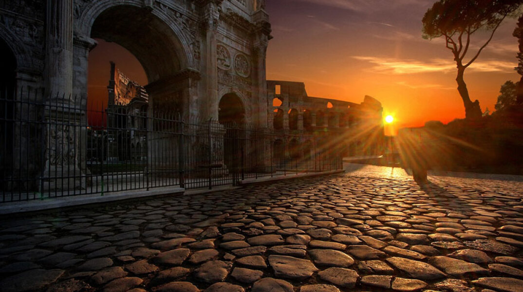 Ρώμη: Η Αψίδα του Κωνσταντίνου στην Αρχαία Αγορά
