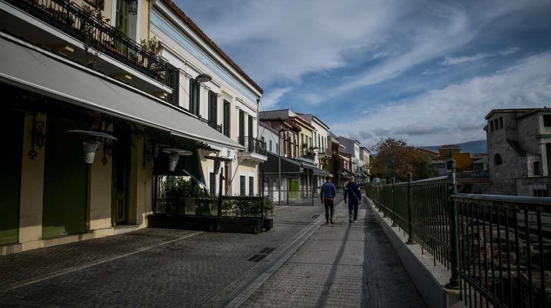 Στιγμιότυπο από το lockdown στην Αθήνα 