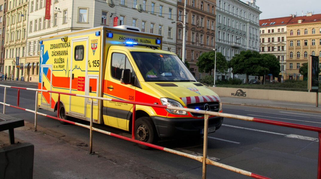 Ασθενοφόρο στην Πράγα