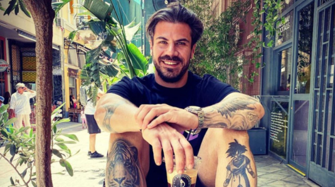 Instagram Άκης Πετρετζίκης