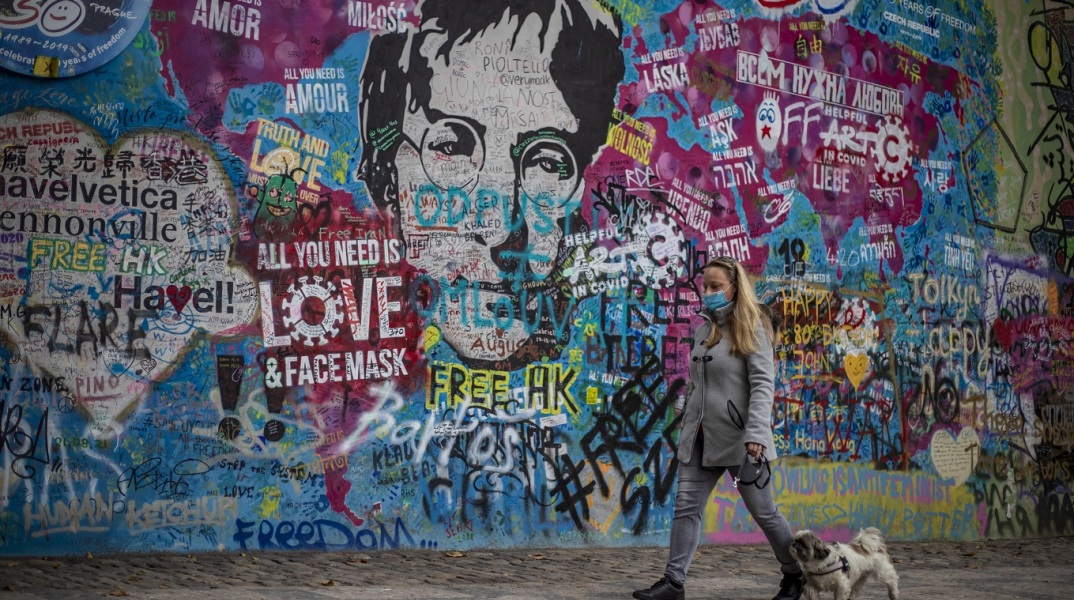 Τοιχογραφία που απεικονίζει τον Τζον Λένον