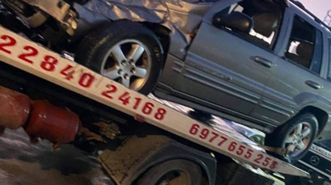 Αυτοκίνητο έπεσε στο λιμάνι της Αντιπάρου 