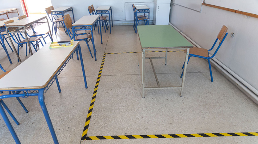 ΘΕΣΣΑΛΟΝΙΚΗ - ΑΙΘΟΥΣΕΣ ΔΙΔΑΣΚΑΛΙΑΣ ΣΤΟ 1ο ΕΠΑΛ ΝΕΑΠΟΛΗΣ / ΕΝΗΜΕΡΩΣΗ ΚΑΘΗΓΗΤΩΝ 