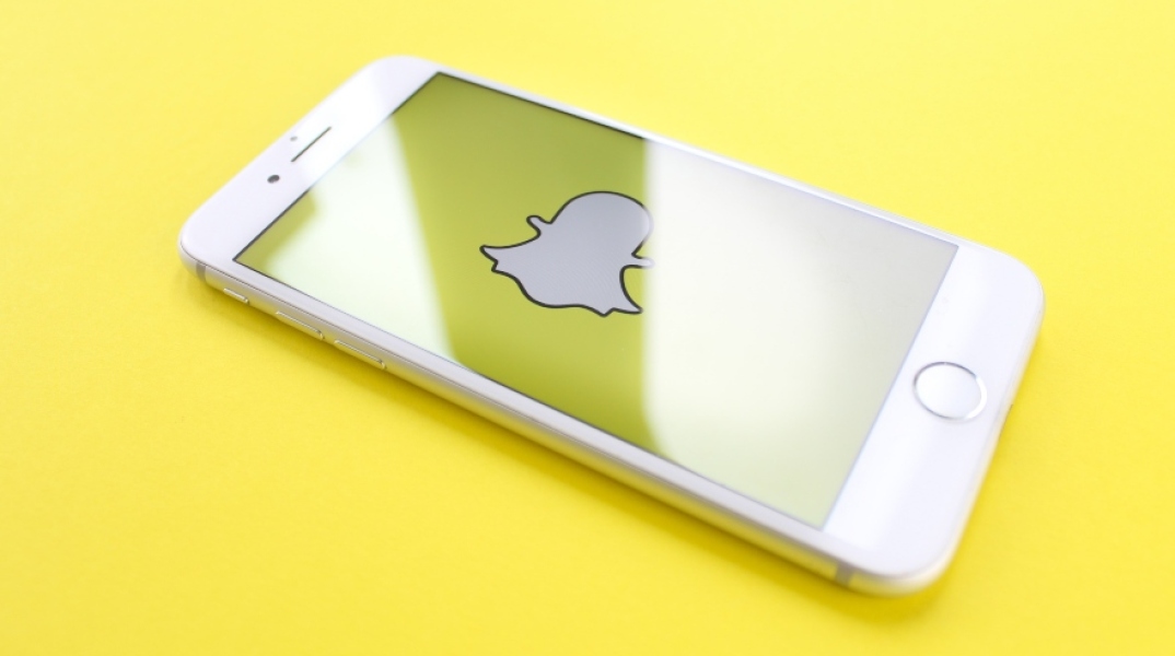 Το Snapchat παρουσίασε μια νέα λειτουργία με βίντεο, το Spotlight 