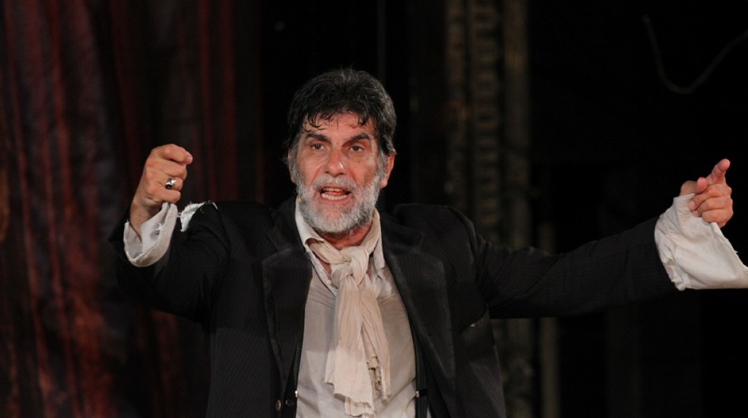 Γιάννης Μπέζος