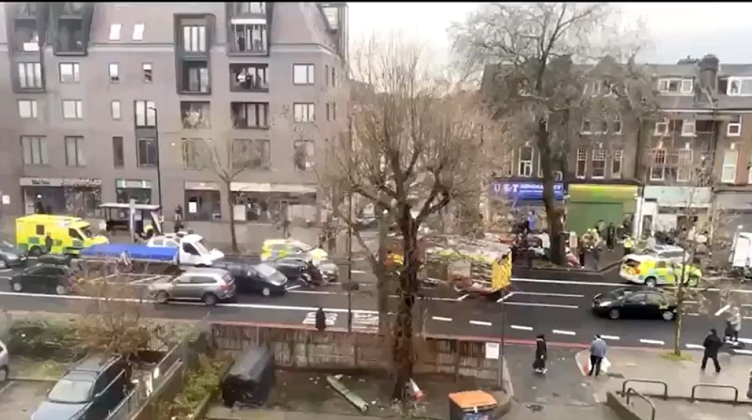 Αυτοκίνητο έπεσε σε πεζούς στο Λονδίνο