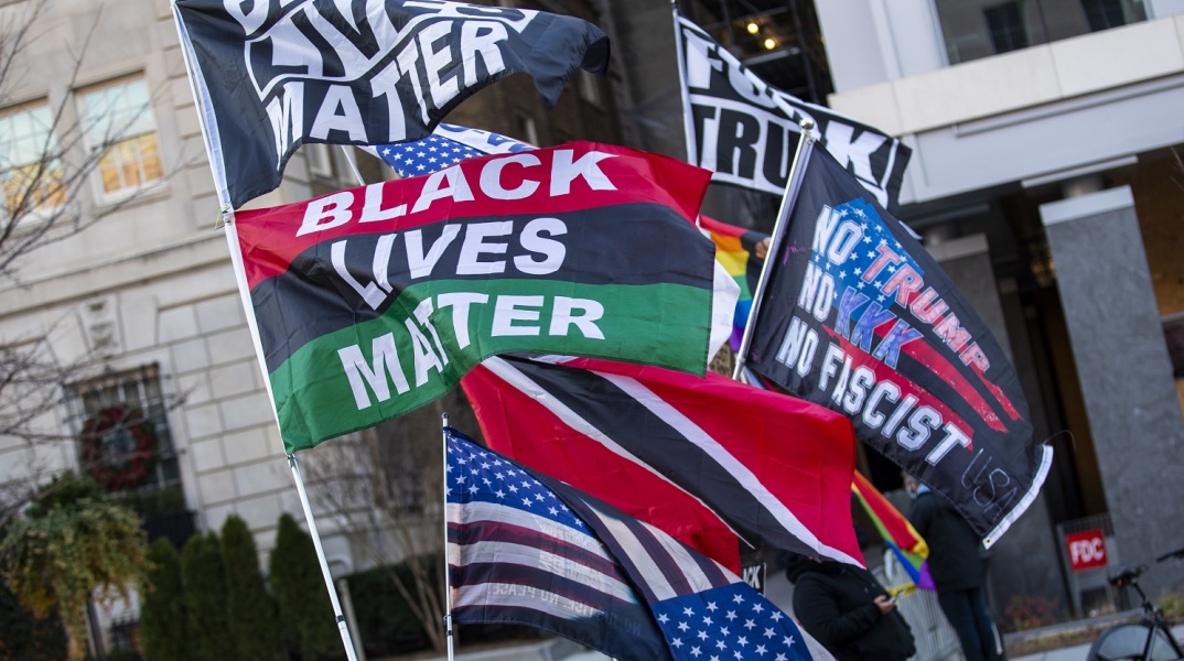 Αυτοκίνητο έπεσε πάνω σε συμμετέχοντες σε διαδήλωση του κινήματος Black Lives Matter στη Νέα Υόρκη -έξι τραυματίες και άγνωστος αριθμός ατόμων σε νοσοκομεία