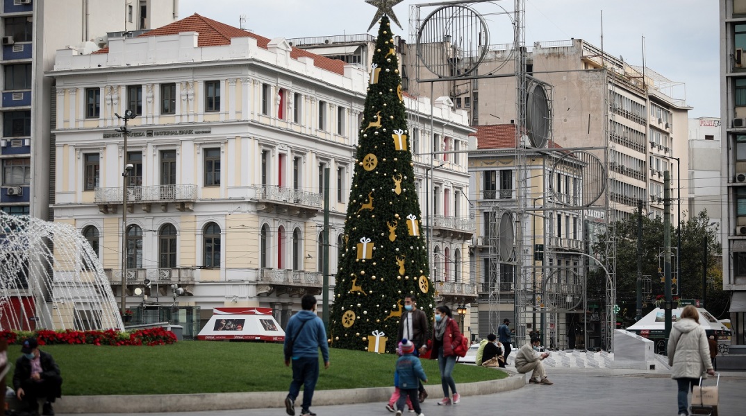 Απαντήσεις σε ερωτήματα για τις μετακινήσεις και την απαγόρευση κυκλοφορίας την εορταστική περίοδο εν μέσω πανδημίας έδωσε ο Στέλιος Πέτσας