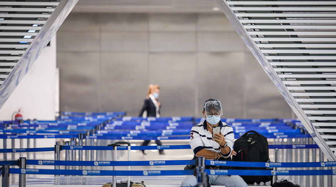 Εικόνα από το αεροδρόμιο «Ελευθέριος Βενιζέλος» στα Σπάτα εν μέσω κορωνοϊού