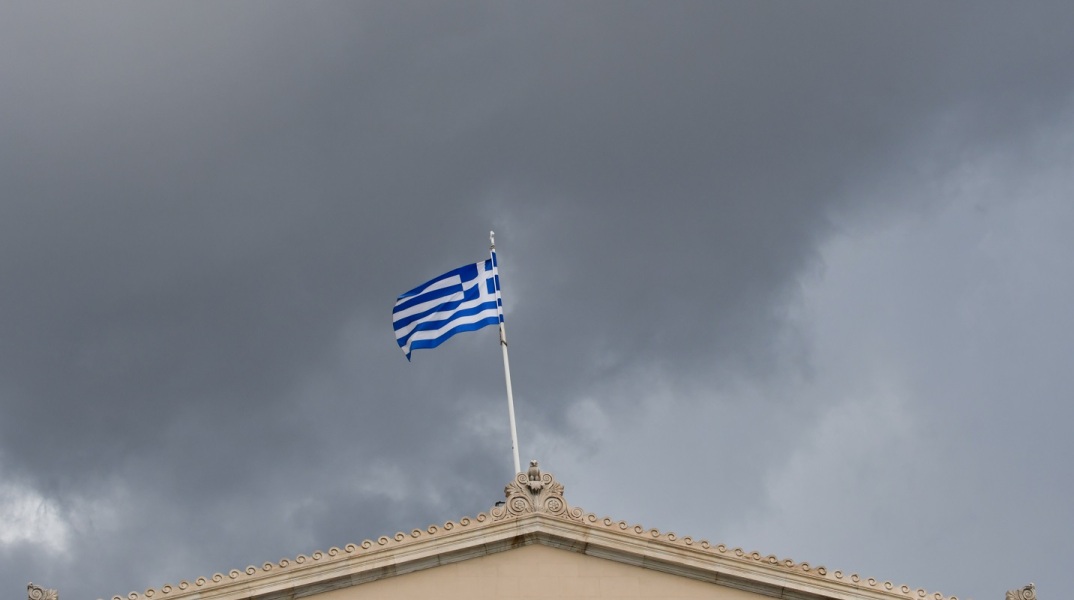 Σημαία της Ελλάδας στη Βουλή
