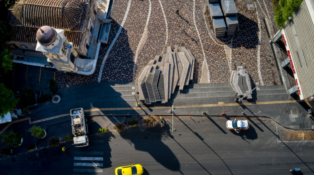 Ελάχιστη κίνηση στο Μοναστηράκι εν μέσω lockdown για τον κορωνοϊό