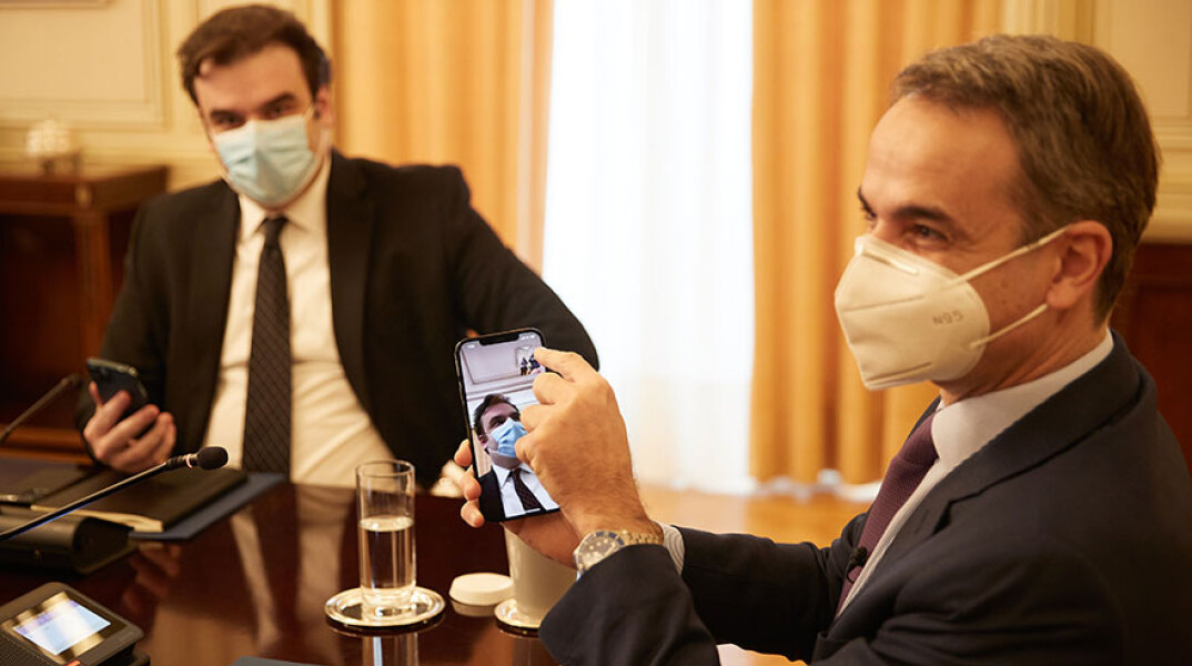 Δίκτυο 5G στην Ελλάδα: Πλατιά χαμόγελα στο Μέγαρο Μαξίμου καθώς Κυριάκος Μητσοτάκης και Κυριάκος Πιερρακάκης