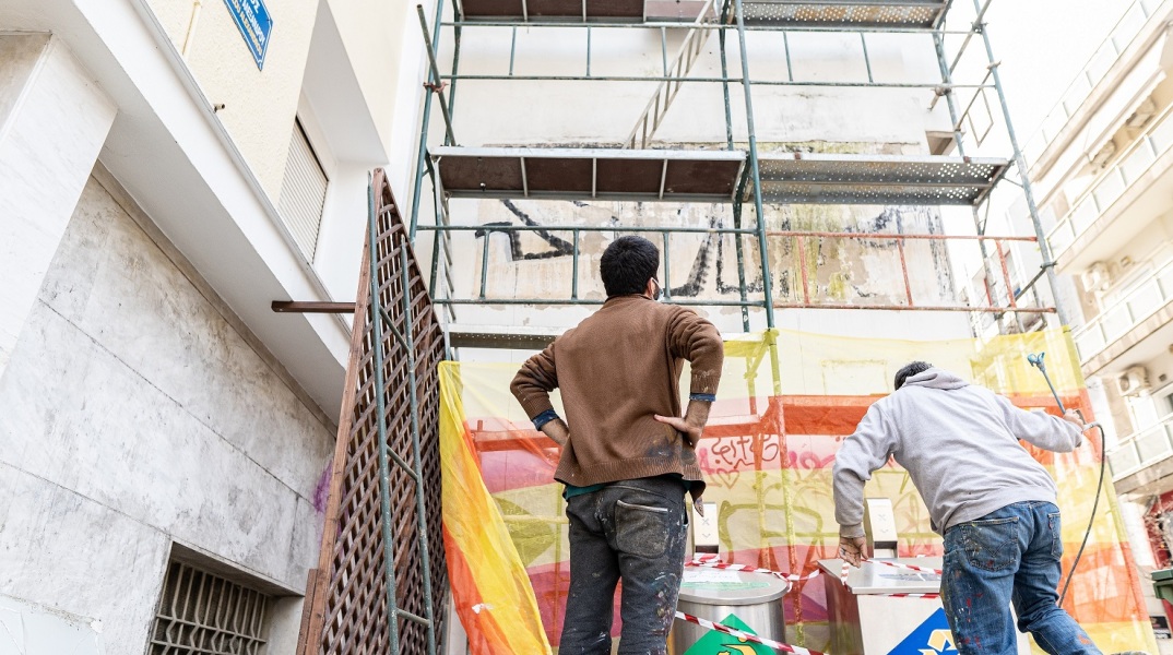 Τοιχογραφία του Pupet στη Λάρισα από την ταινία Nuovo Cinema Paradiso