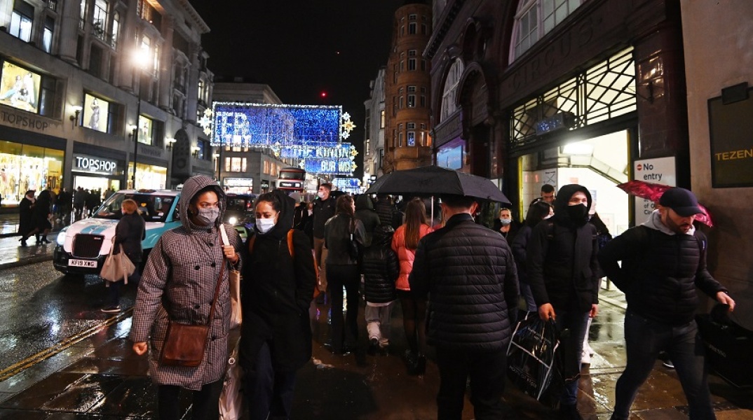 Πολίτες στους δρόμους του Λονδίνου