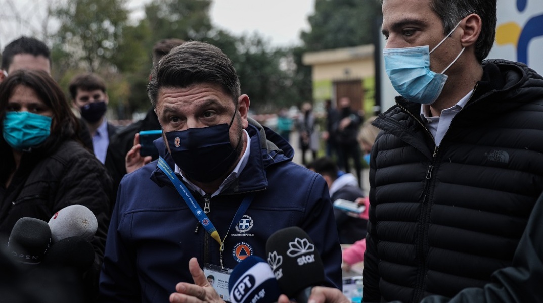 Ο Νίκος Χαρδαλιάς με τον πρόεδρο του ΕΟΔΥ, Παναγιώτη Αρκουμανέα