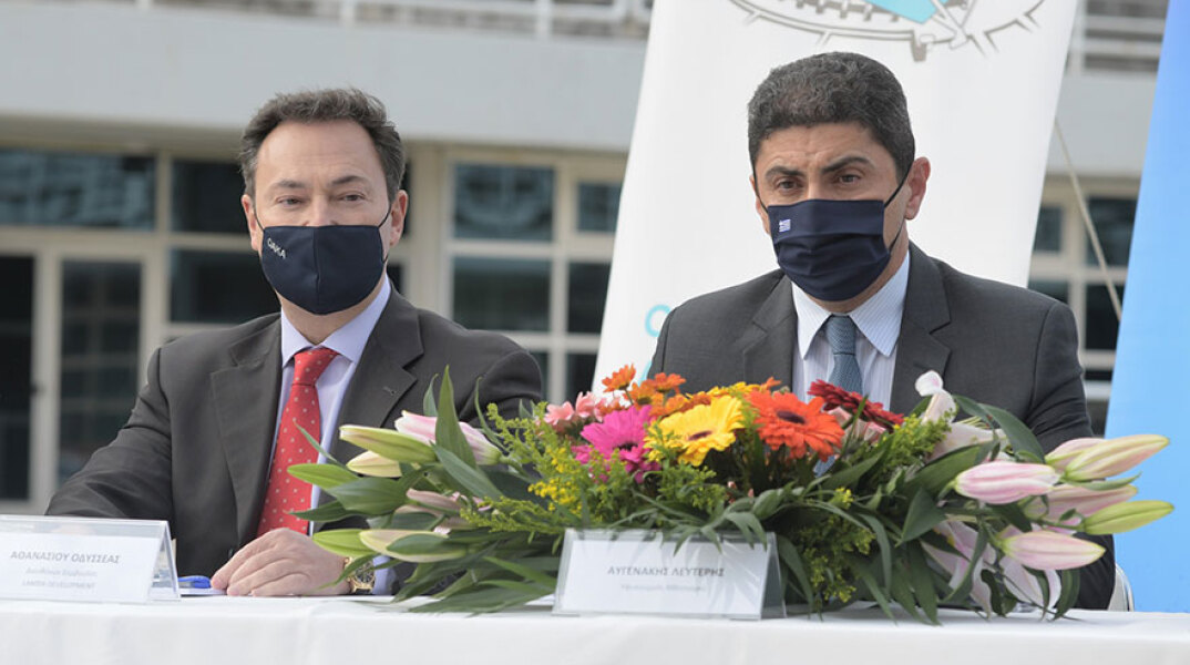 Από αριστερά: Οδυσσέας Αθανασίου, Διευθύνων Σύμβουλος της Lamda Development, Λευτέρης Αυγενάκης, Υφυπουργός Πολιτισμού και Αθλητισμού