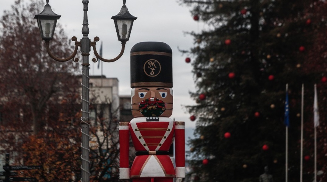 Λήψη από τον χριστουγεννιάτικο στολισμό στα Τρίκαλα