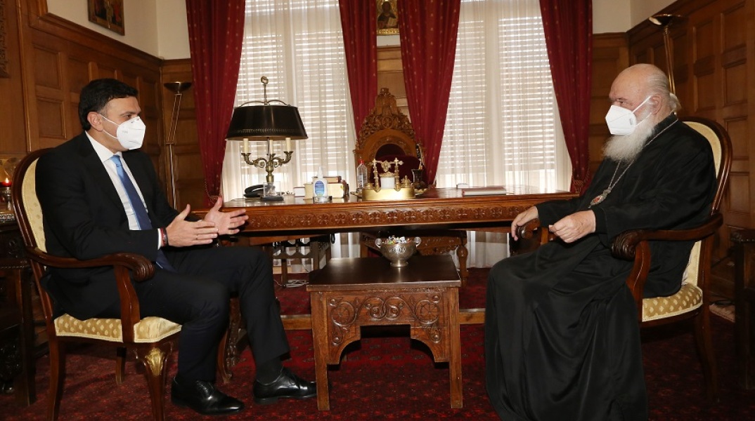 Ο Αρχιεπίσκοπος Ιερώνυμος με τον υπ. Υγείας, Βασίλη Κικίλια