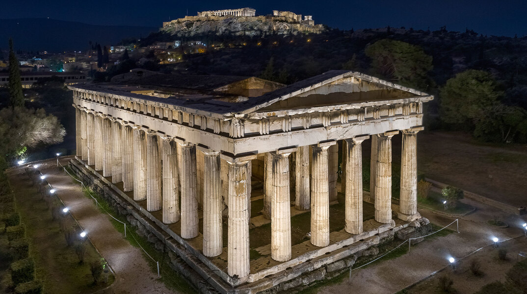 Εντυπωσιακός ο νέος φωτισμός στον Ναό του Ηφαίστου