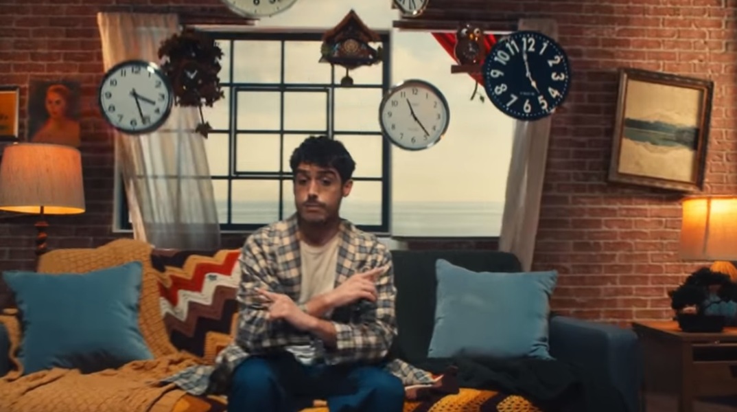 O Matt Buechele στο βίντεο κλιπ του Netflix