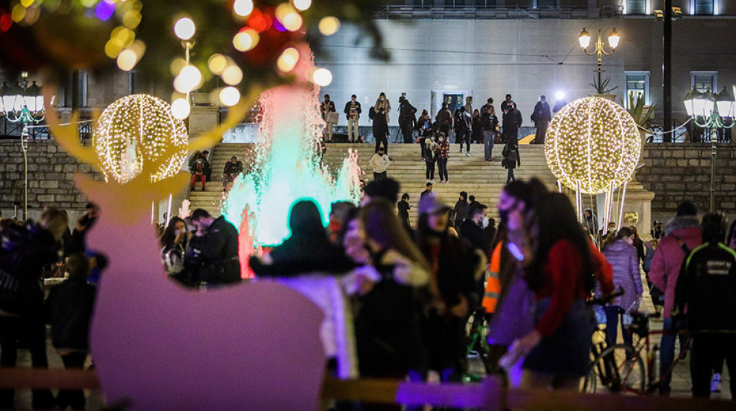 ΧΡΙΣΤΟΥΓΕΝΝΙΑΤΙΚΑ ΣΤΙΓΜΙΟΤΥΠΑ ΑΠΟ ΤΟ ΚΕΝΤΡΟ ΤΗΣ ΑΘΗΝΑΣ