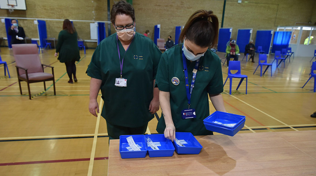 Βρετανία, Εμβολιασμός - Κορωνοϊός