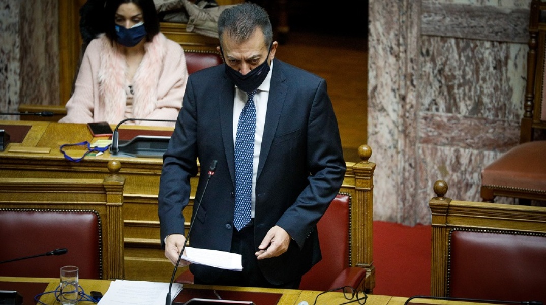 Γιάννης Βρούτσης 