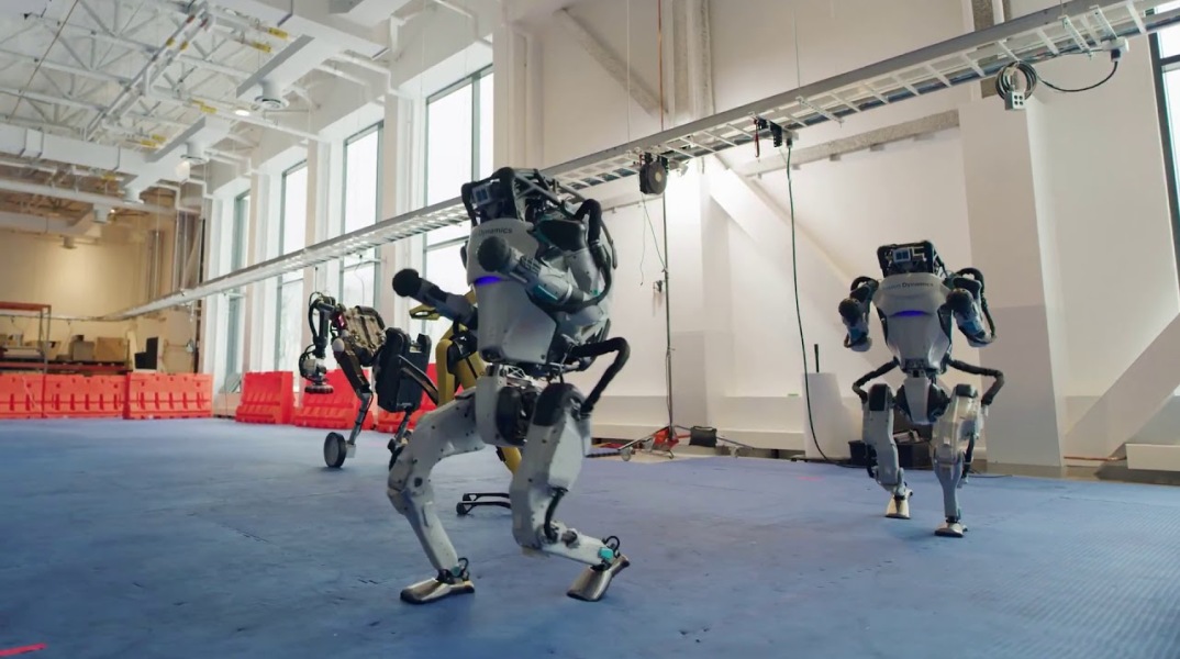 Σκηνή από το viral video με τα ρομπότ της Boston Dynamics που χορεύουν καγκέλια